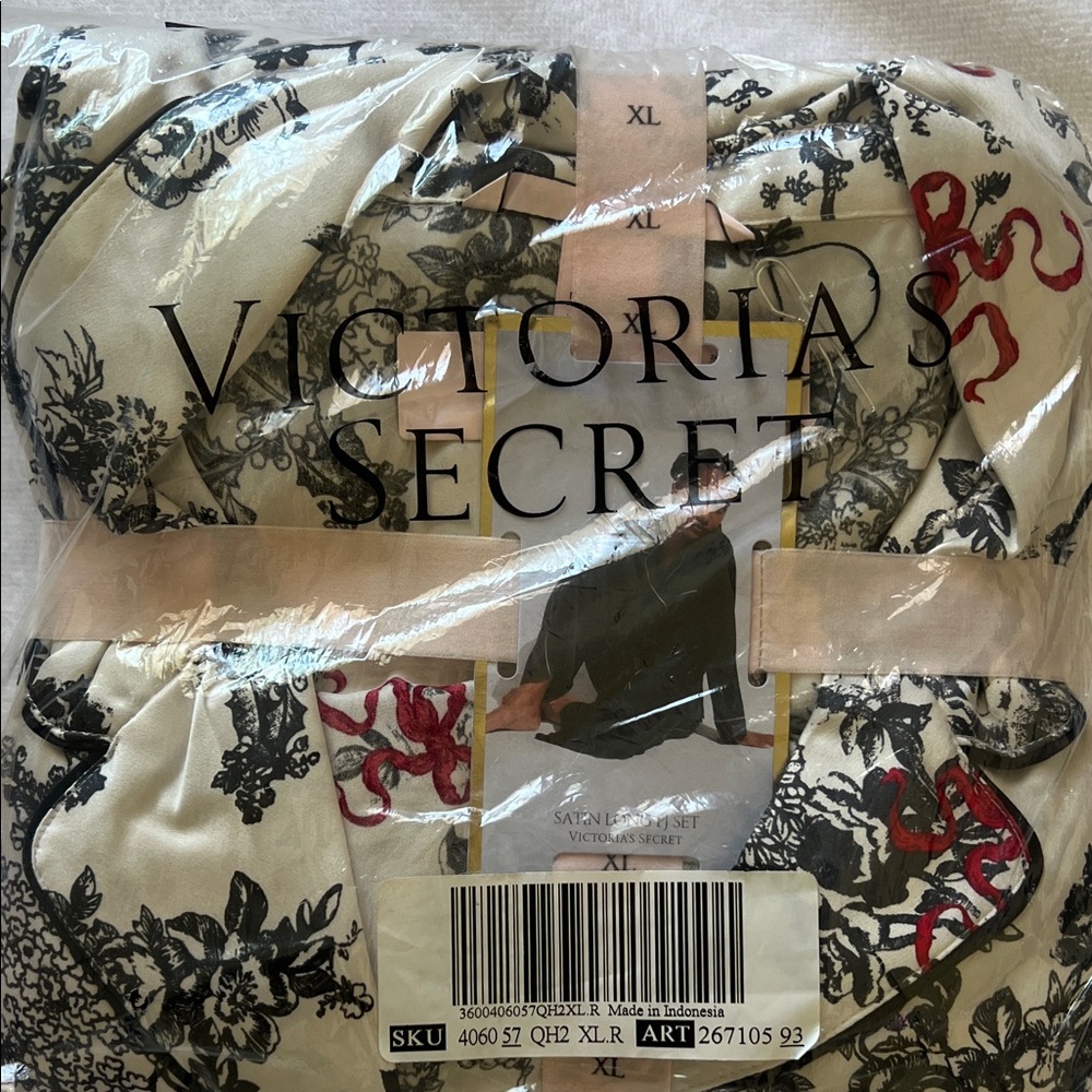 Victoria's Secret Cream Satin Pajama Set with Black & Red Floral Print Size XL.